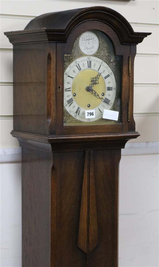 An oak-cased grandmother clock W.34cm